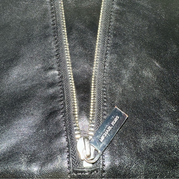 MICHAEL KORS Newman Leather Hobo Bag - Picture 16 of 17